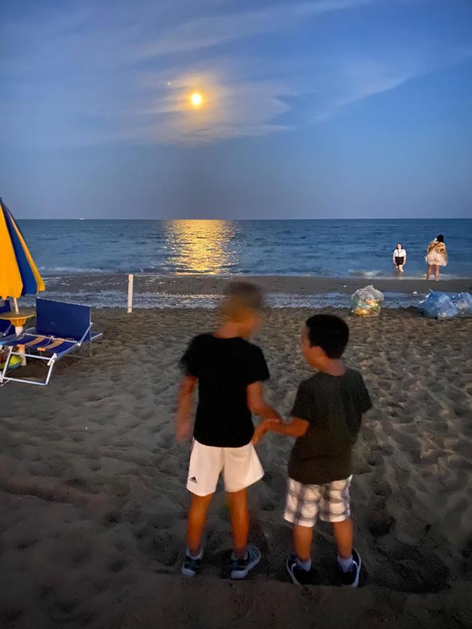 Residence El Palmar Fronte Mare, Fronte Spiaggia Lido di Jesolo Buitenkant foto