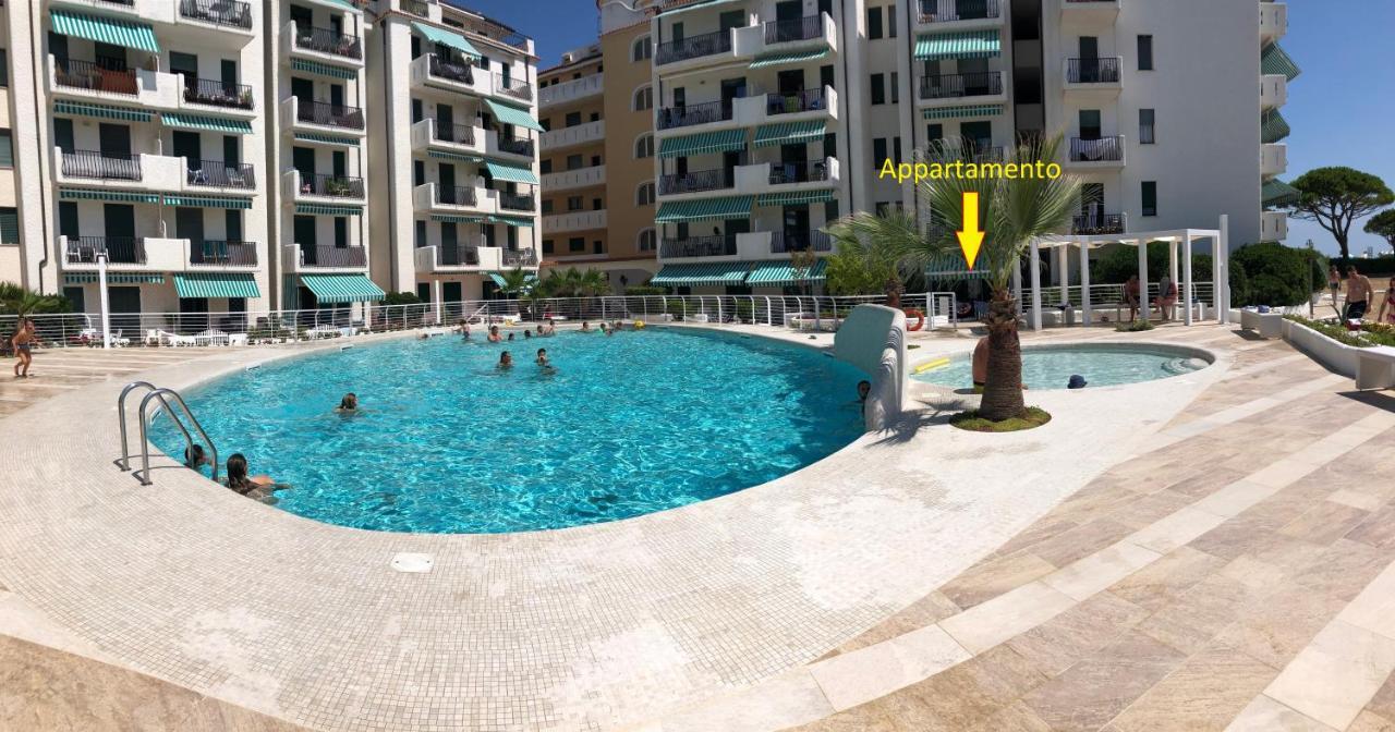Residence El Palmar Fronte Mare, Fronte Spiaggia Lido di Jesolo Buitenkant foto