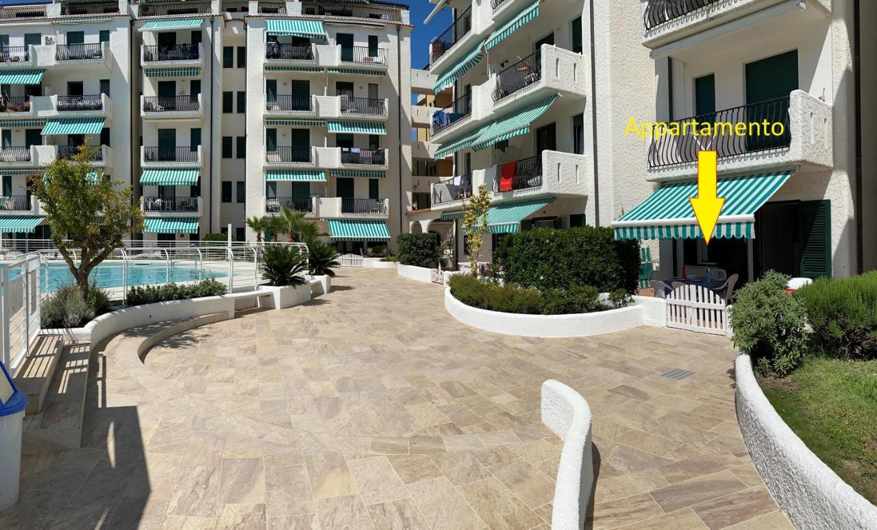Residence El Palmar Fronte Mare, Fronte Spiaggia Lido di Jesolo Buitenkant foto