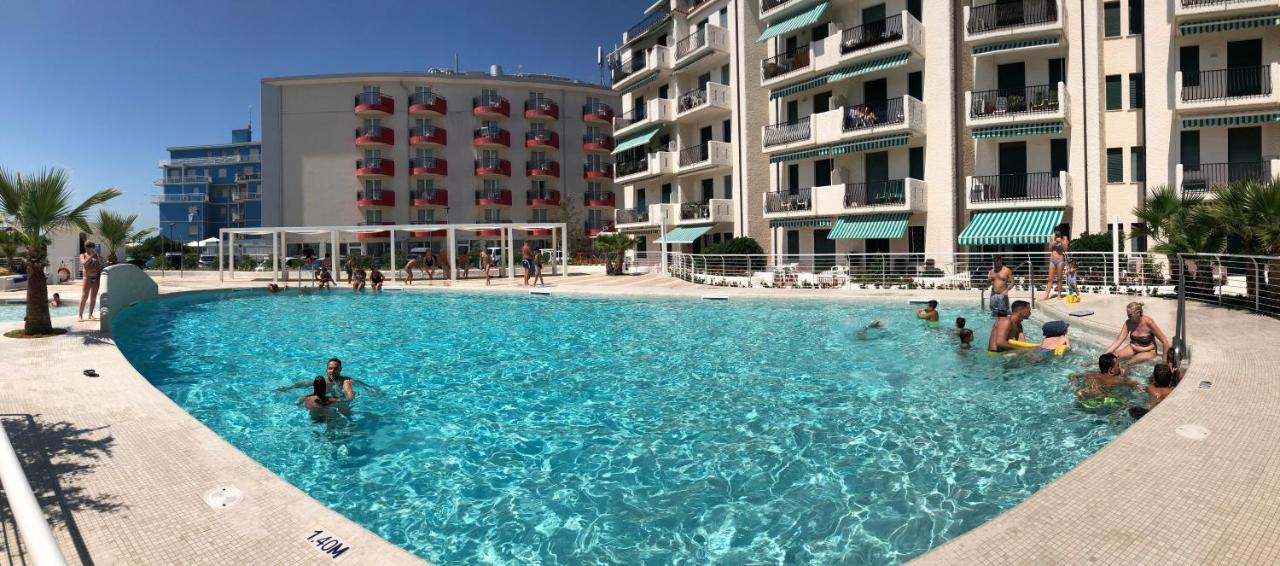 Residence El Palmar Fronte Mare, Fronte Spiaggia Lido di Jesolo Buitenkant foto